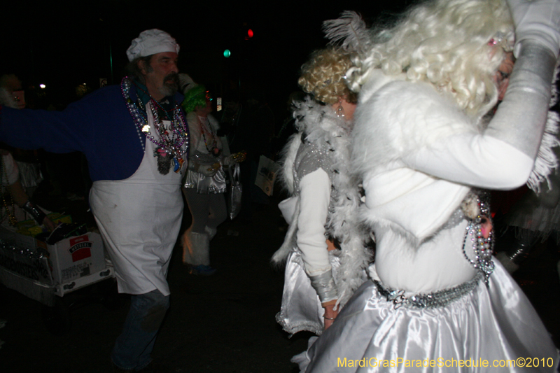 Krewe-of-Muses-2010-Carnival-New-Orleans-7086