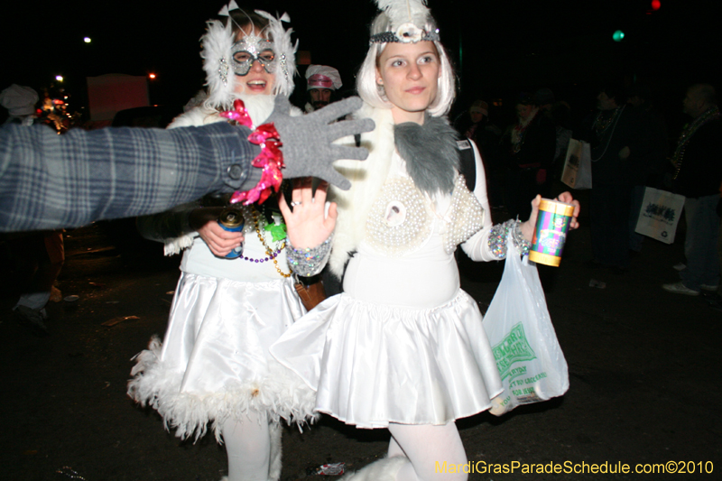 Krewe-of-Muses-2010-Carnival-New-Orleans-7090