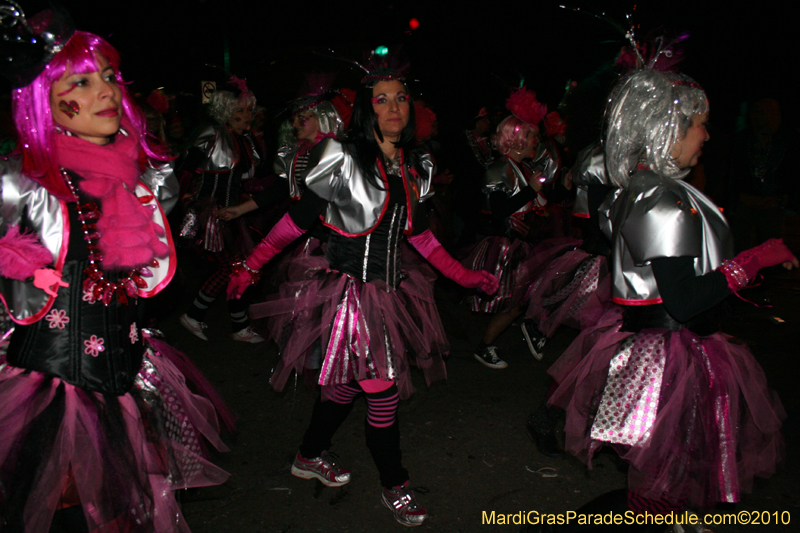 Krewe-of-Muses-2010-Carnival-New-Orleans-7106