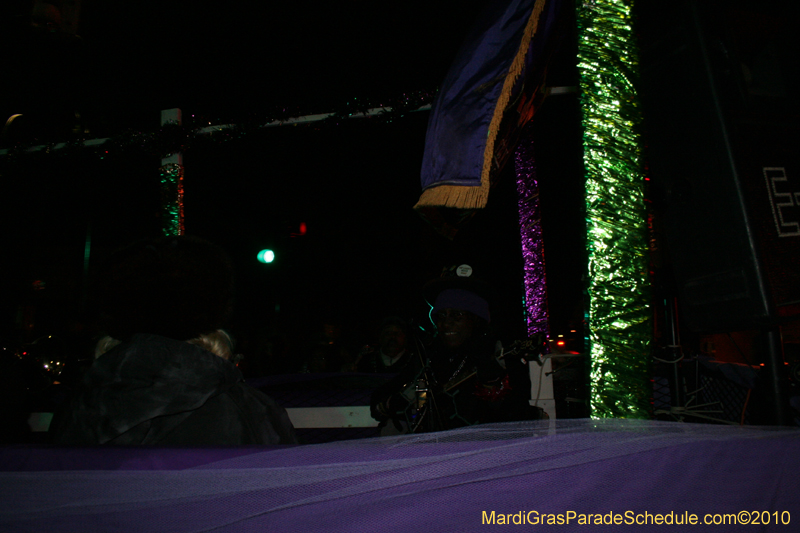 Krewe-of-Muses-2010-Carnival-New-Orleans-7122