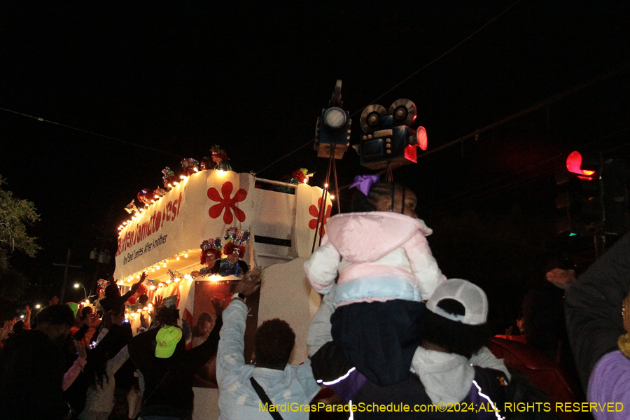 2024-Krewe-of-Muses-11030