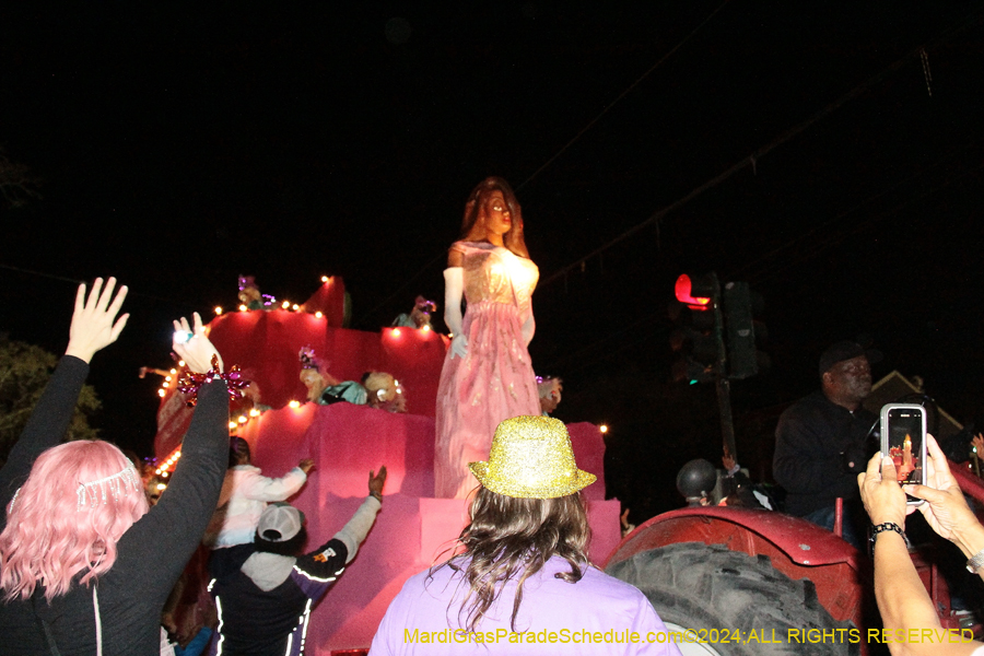 2024-Krewe-of-Muses-11053