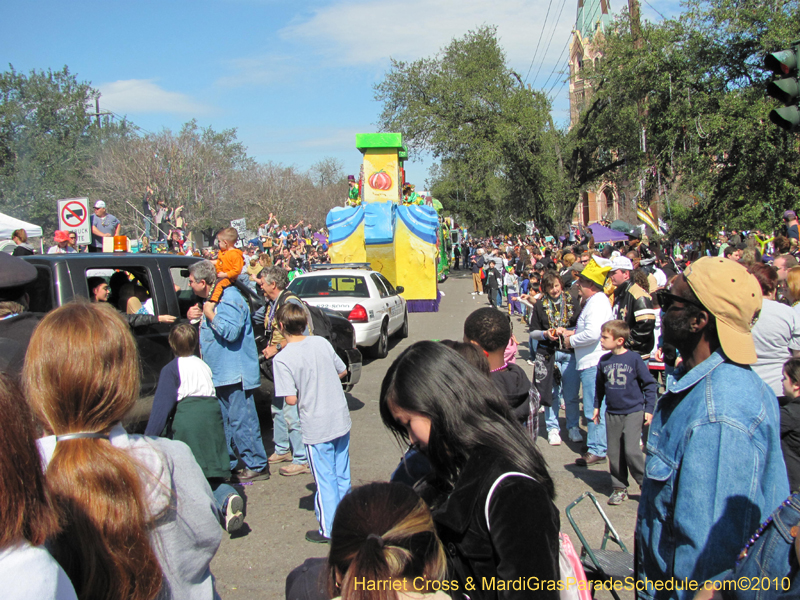 Krewe-of-Okeanos-2010-Mardi-Gras-New-Orleans-0463