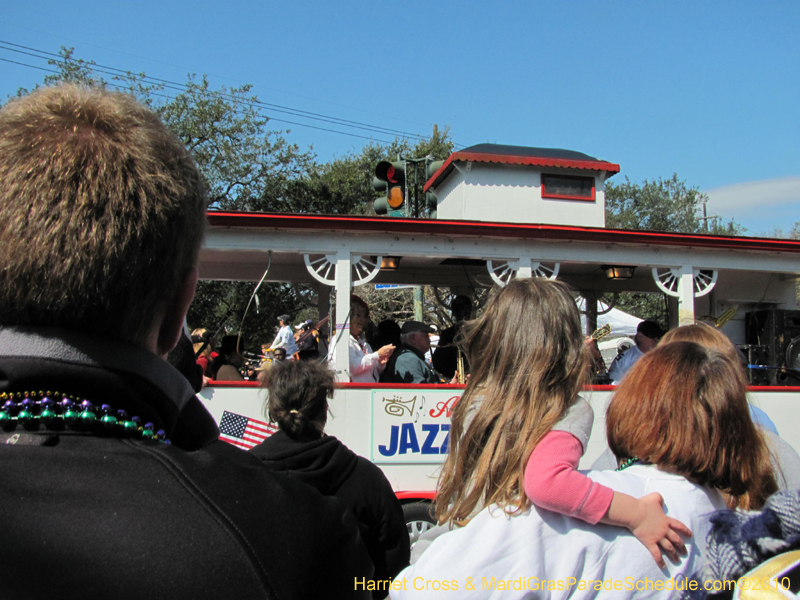 Krewe-of-Okeanos-2010-Mardi-Gras-New-Orleans-0465