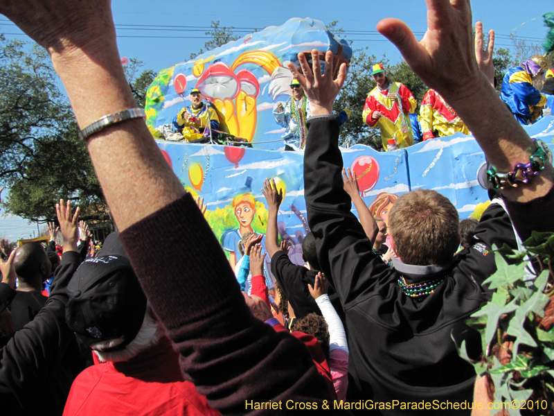 Krewe-of-Okeanos-2010-Mardi-Gras-New-Orleans-0471