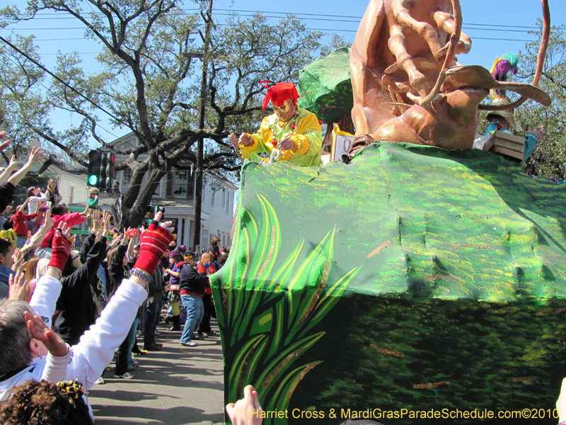 Krewe-of-Okeanos-2010-Mardi-Gras-New-Orleans-0513