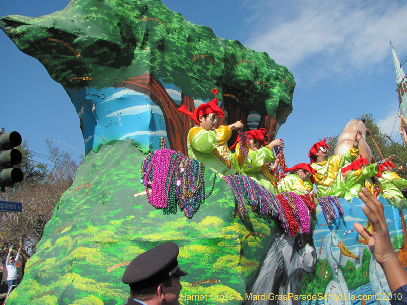 Krewe-of-Okeanos-2010-Mardi-Gras-New-Orleans-0516