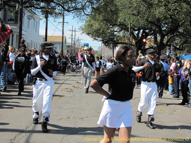 Krewe-of-Okeanos-2010-Mardi-Gras-New-Orleans-0518