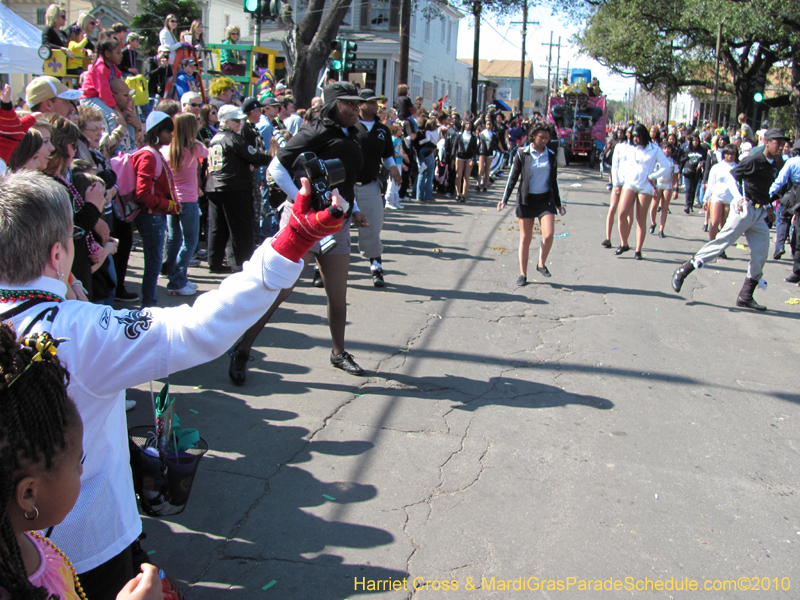 Krewe-of-Okeanos-2010-Mardi-Gras-New-Orleans-0520