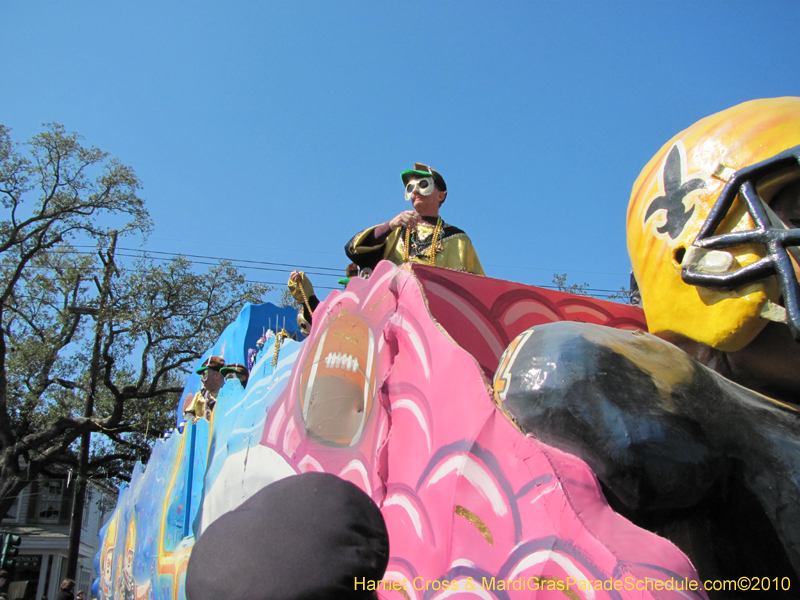 Krewe-of-Okeanos-2010-Mardi-Gras-New-Orleans-0526