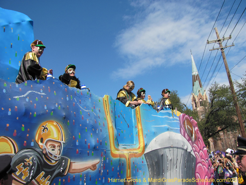 Krewe-of-Okeanos-2010-Mardi-Gras-New-Orleans-0529