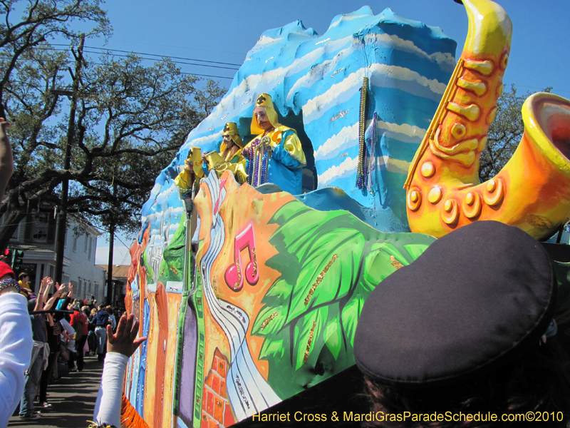 Krewe-of-Okeanos-2010-Mardi-Gras-New-Orleans-0538