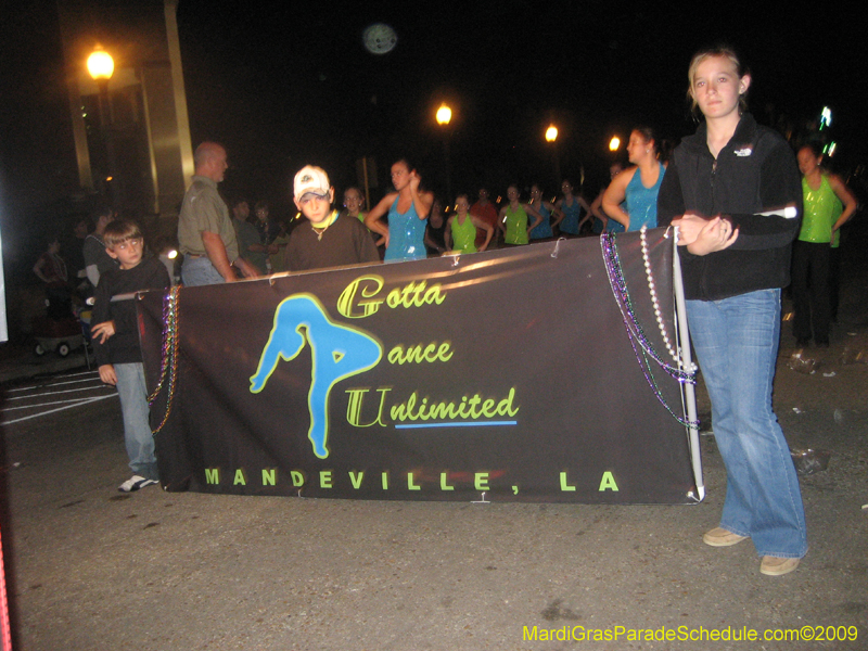 Mystic-Krewe-of-Olympia-2009-Covington-Mardi-Gras-Parade-0615