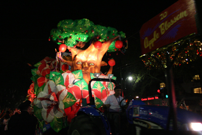 Krewe-of-Orpheus-2008-New-Orleans-Mardi-Gras-Parade-0842