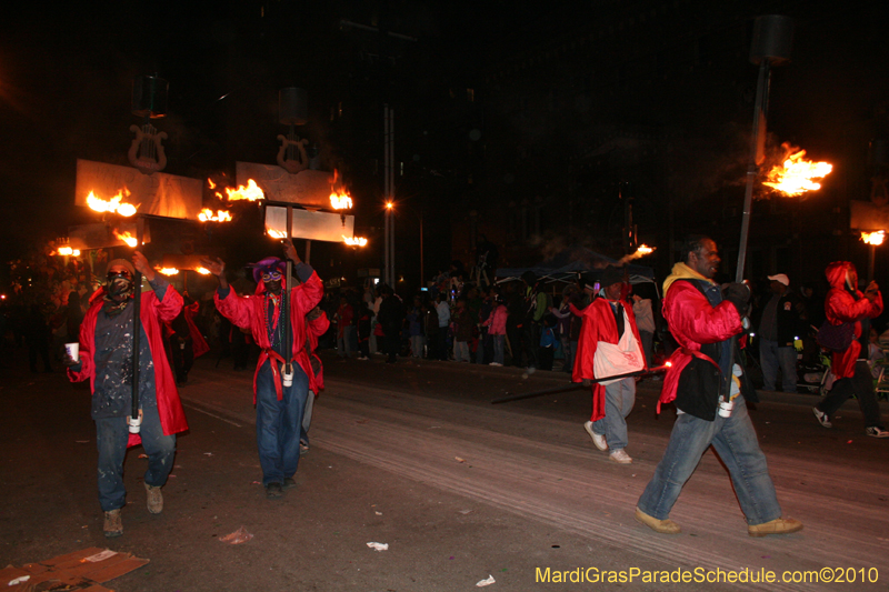 Krewe-of-Orpheus-2010-New-Orleans-Mardi-Gras-09931