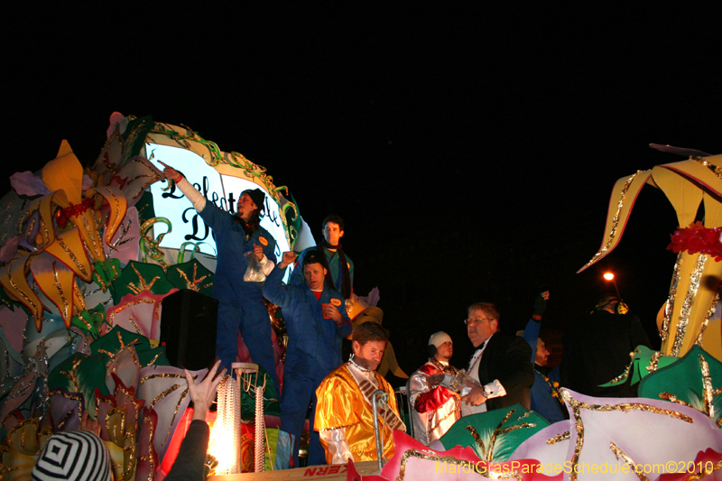 Krewe-of-Orpheus-2010-New-Orleans-Mardi-Gras-09949