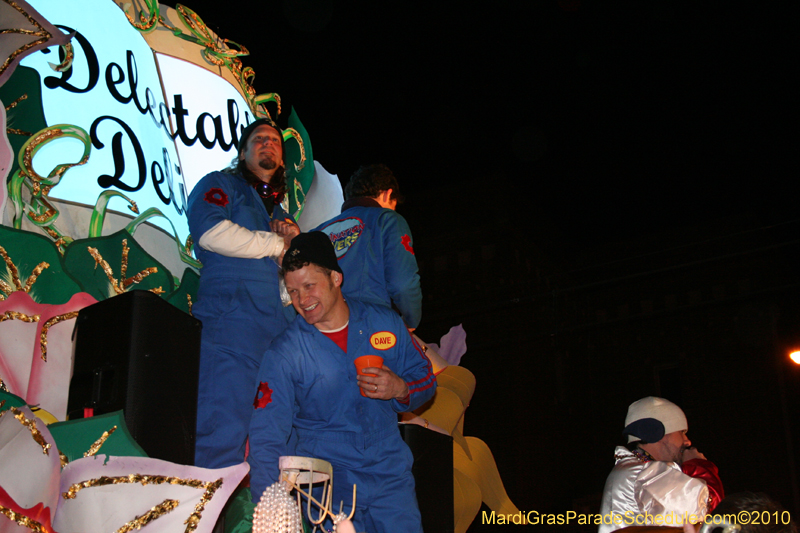 Krewe-of-Orpheus-2010-New-Orleans-Mardi-Gras-09951