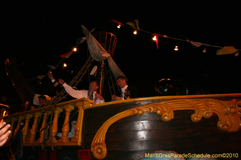 Krewe-of-Orpheus-2010-New-Orleans-Mardi-Gras-09990