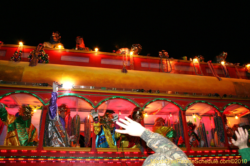 Krewe-of-Orpheus-2010-New-Orleans-Mardi-Gras-10039