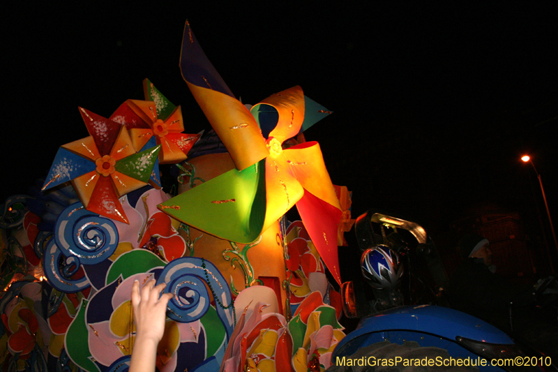 Krewe-of-Orpheus-2010-New-Orleans-Mardi-Gras-10110