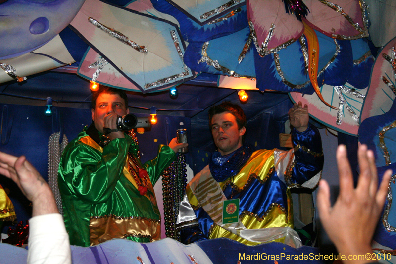 Krewe-of-Orpheus-2010-New-Orleans-Mardi-Gras-10281