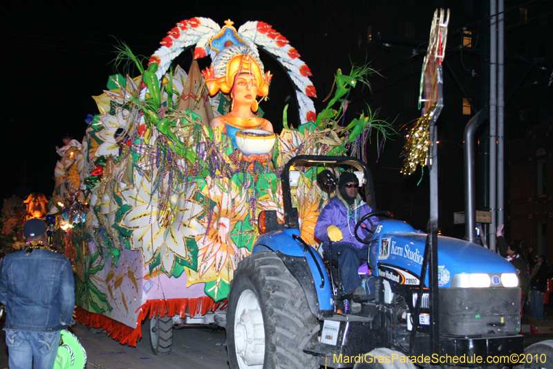 Krewe-of-Orpheus-2010-New-Orleans-Mardi-Gras-10337