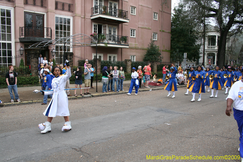 2009-Krewe-of-Pontchartrain-New-Orleans-Mardi-Gras-0569