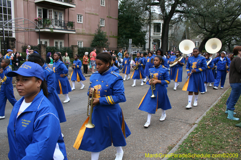 2009-Krewe-of-Pontchartrain-New-Orleans-Mardi-Gras-0571