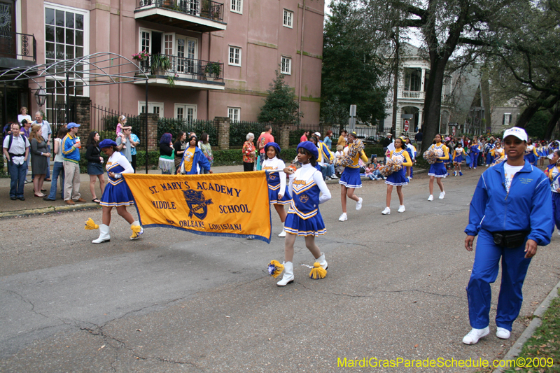 2009-Krewe-of-Pontchartrain-New-Orleans-Mardi-Gras-0576