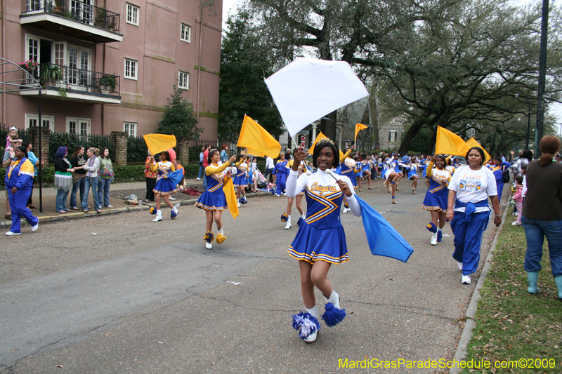 2009-Krewe-of-Pontchartrain-New-Orleans-Mardi-Gras-0578