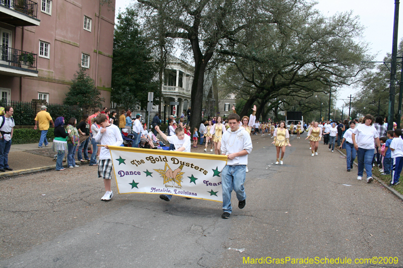 2009-Krewe-of-Pontchartrain-New-Orleans-Mardi-Gras-0586