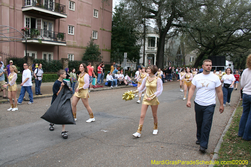 2009-Krewe-of-Pontchartrain-New-Orleans-Mardi-Gras-0588