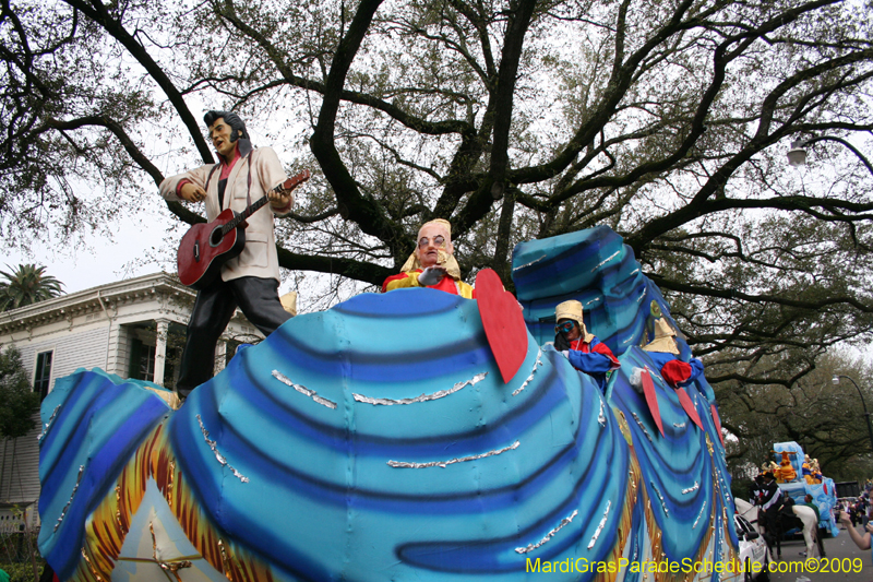 2009-Krewe-of-Pontchartrain-New-Orleans-Mardi-Gras-0590