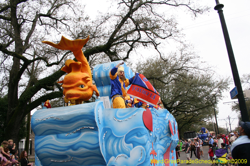 2009-Krewe-of-Pontchartrain-New-Orleans-Mardi-Gras-0595