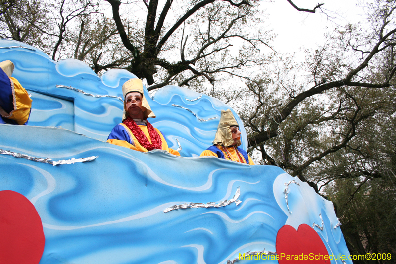 2009-Krewe-of-Pontchartrain-New-Orleans-Mardi-Gras-0599