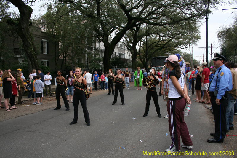 2009-Krewe-of-Pontchartrain-New-Orleans-Mardi-Gras-0601