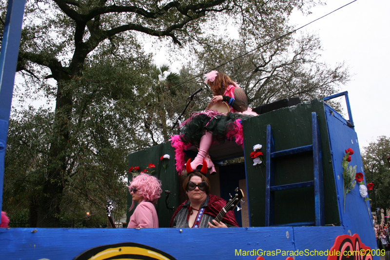 2009-Krewe-of-Pontchartrain-New-Orleans-Mardi-Gras-0608