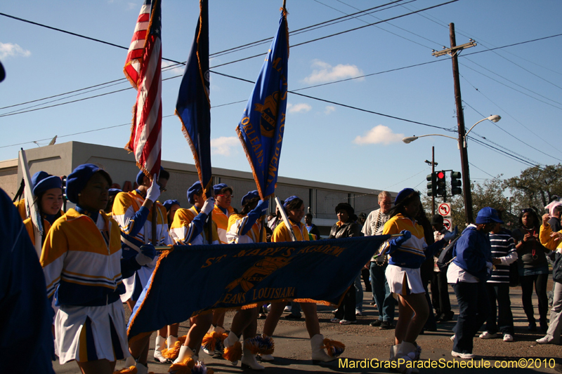 Krewe-of-Pontchartrain-2010-Mardi-Gras-Uptown-3802