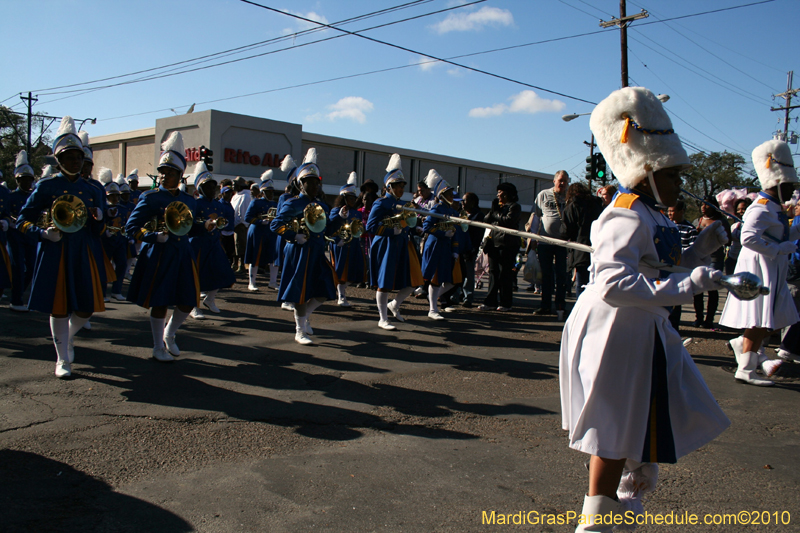 Krewe-of-Pontchartrain-2010-Mardi-Gras-Uptown-3807