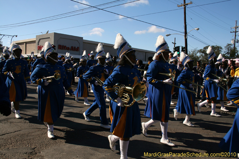 Krewe-of-Pontchartrain-2010-Mardi-Gras-Uptown-3808