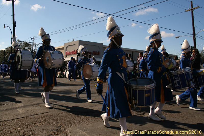 Krewe-of-Pontchartrain-2010-Mardi-Gras-Uptown-3810