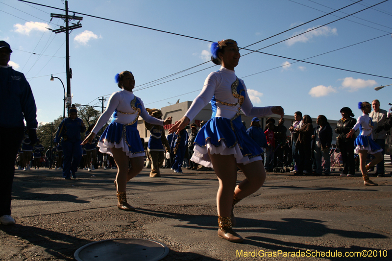 Krewe-of-Pontchartrain-2010-Mardi-Gras-Uptown-3813