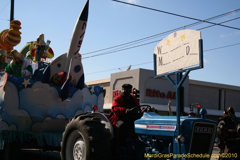 Krewe-of-Pontchartrain-2010-Mardi-Gras-Uptown-3815