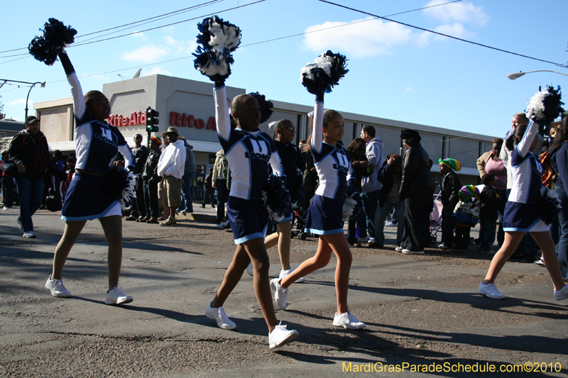 Krewe-of-Pontchartrain-2010-Mardi-Gras-Uptown-3823