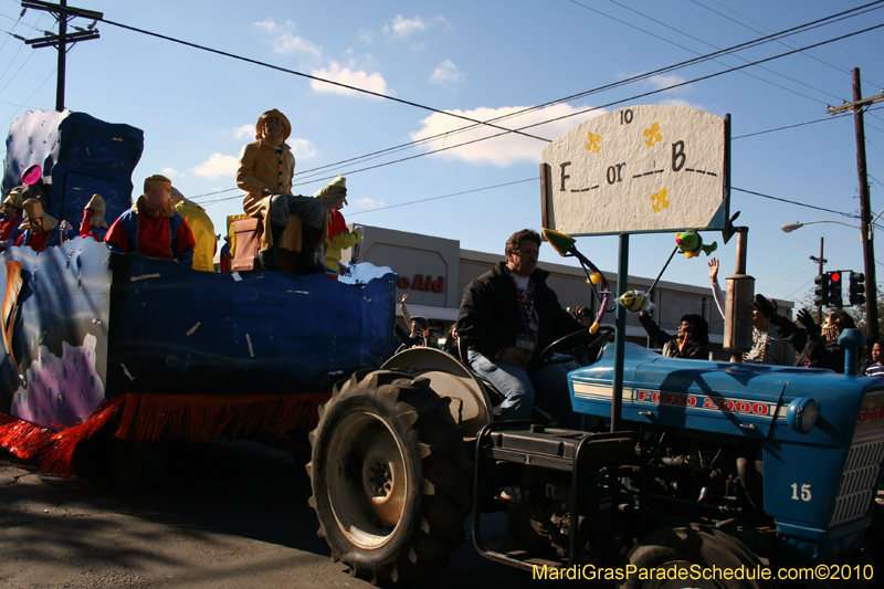 Krewe-of-Pontchartrain-2010-Mardi-Gras-Uptown-3829