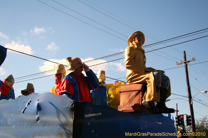 Krewe-of-Pontchartrain-2010-Mardi-Gras-Uptown-3830