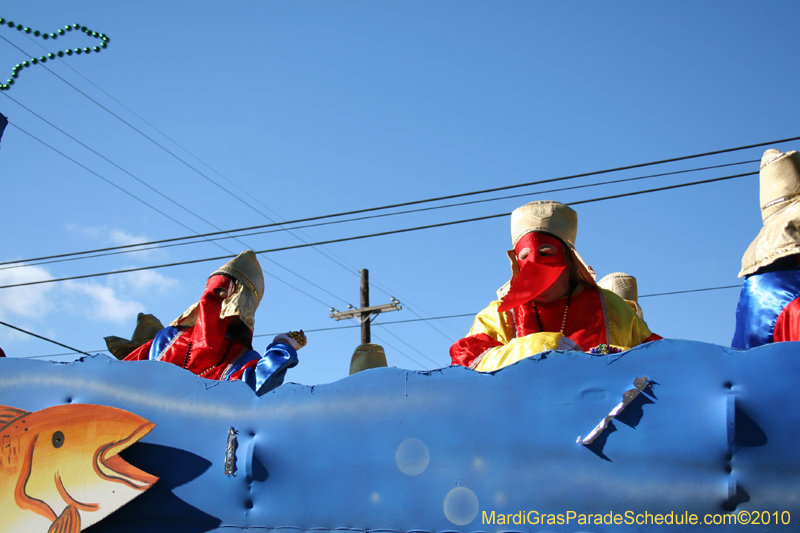 Krewe-of-Pontchartrain-2010-Mardi-Gras-Uptown-3831