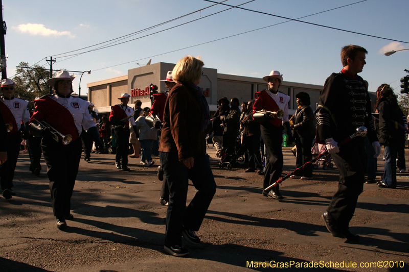 Krewe-of-Pontchartrain-2010-Mardi-Gras-Uptown-3841