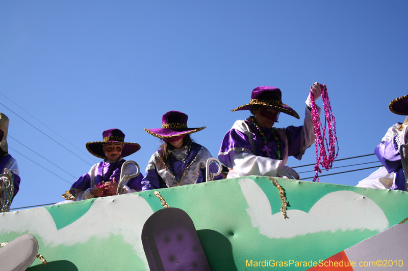 Krewe-of-Pontchartrain-2010-Mardi-Gras-Uptown-3847