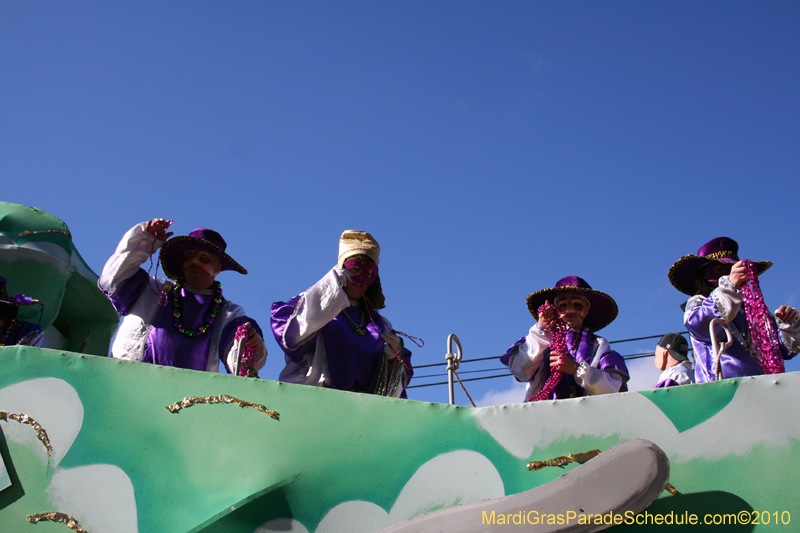 Krewe-of-Pontchartrain-2010-Mardi-Gras-Uptown-3848